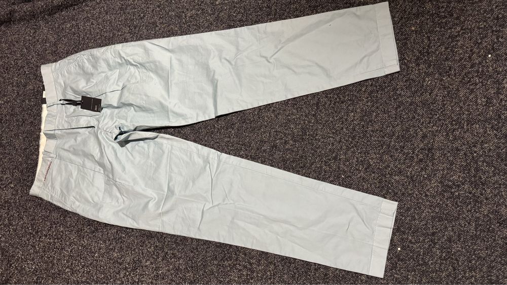 Новые штаны на мальчика фирмы Tommy Hilfiger