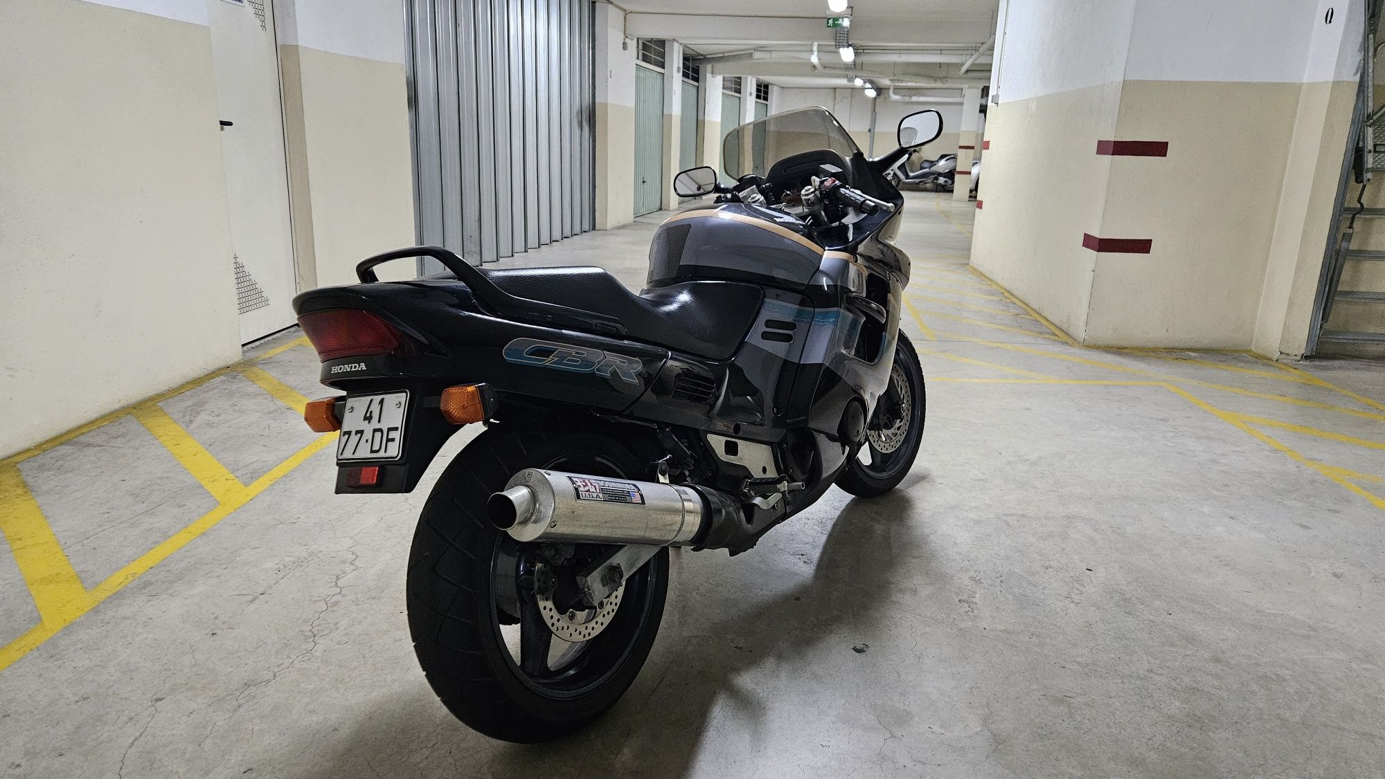Honda CBR 1000F Troca