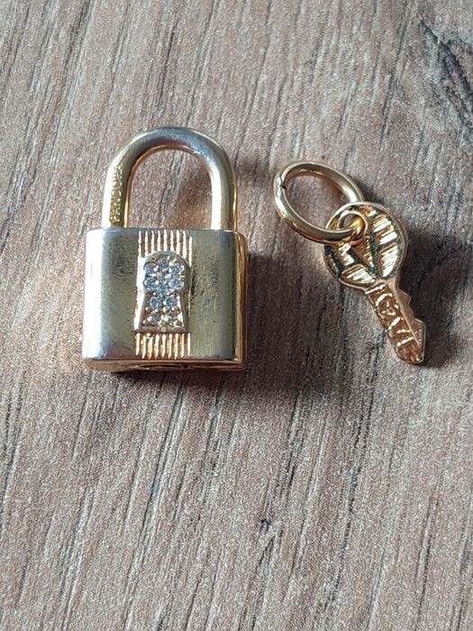 Charms, przywieszka Kłódka I kluczyk.  Pandora. Pandora. Apart