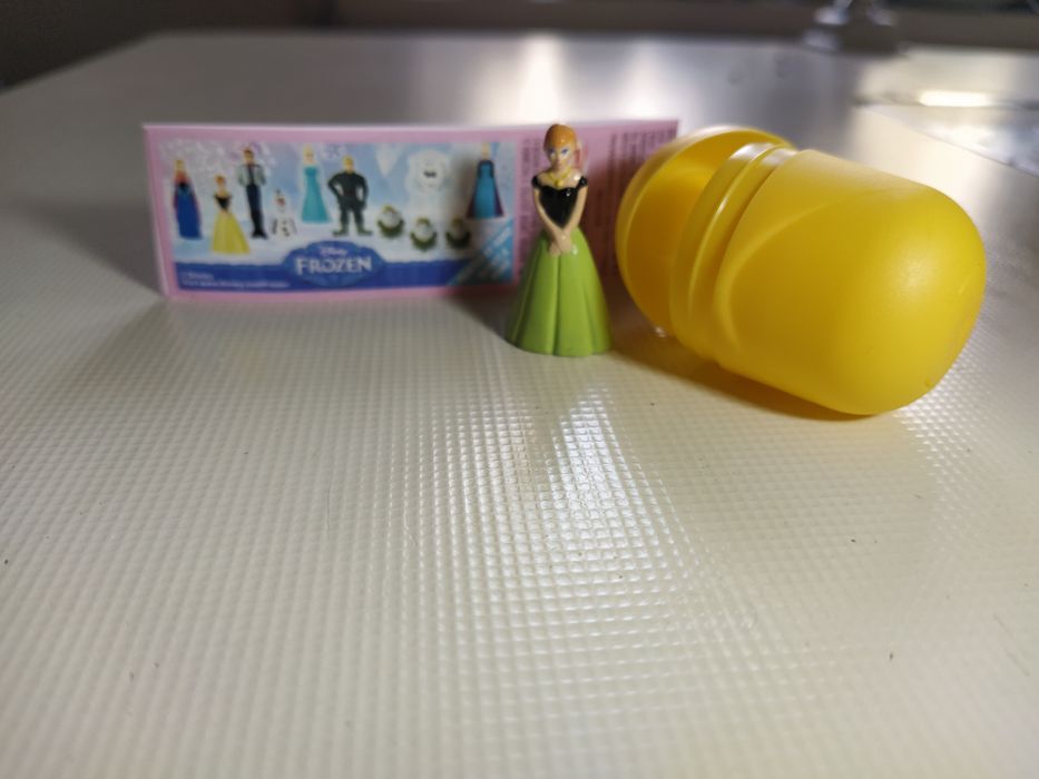 Кіндер Фігурки Frozen