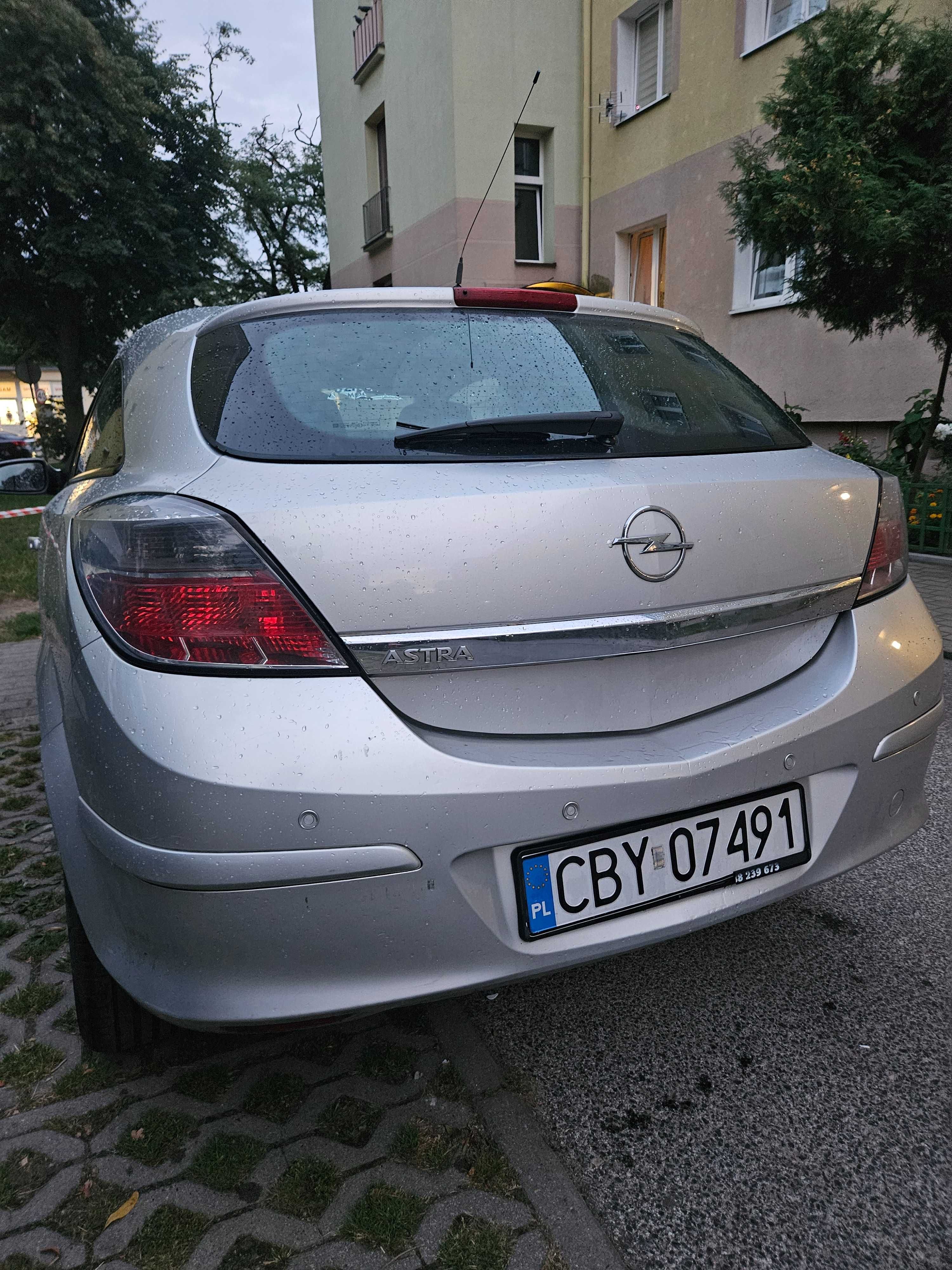 Opel Astra H GTC 1.8 125 KM maly przebieg