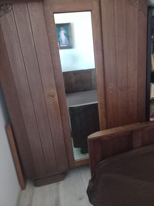 Szafa Antyk Lata 50 z Lustrem Rzezbienia Drzwi Trzydrzwiowa