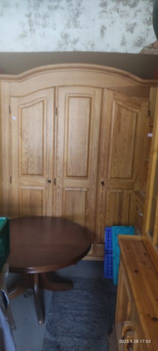 Szafy sosnowe 2 , 3 drzwiowe stan bdb