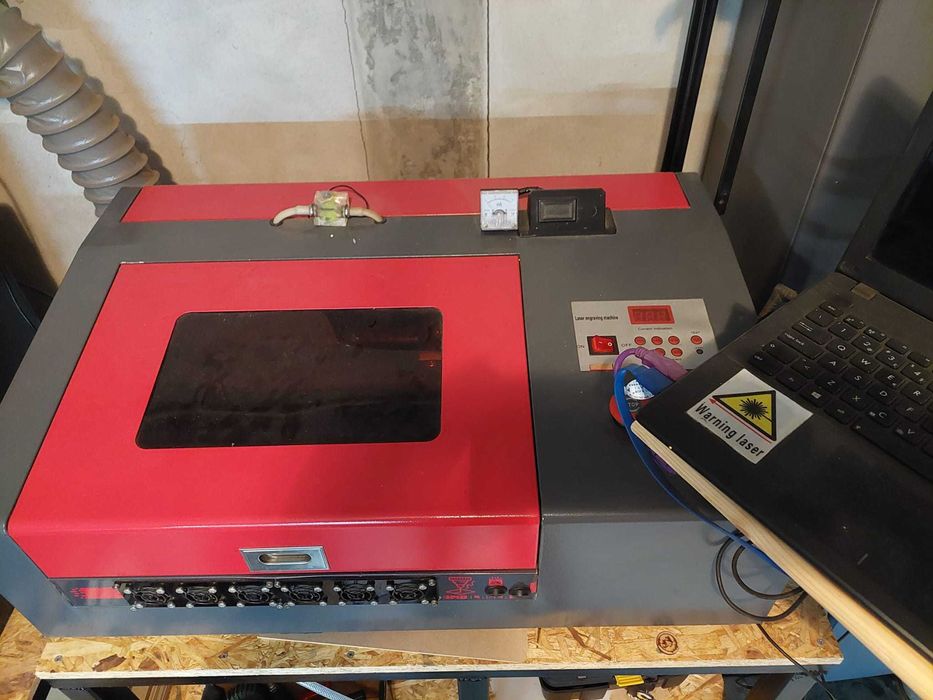 Máquina de Gravação a Laser CO2 40W – Pronta a Usar!