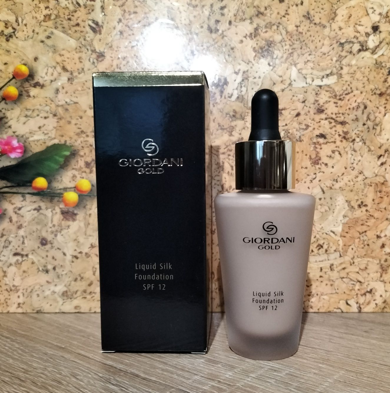 Podkład odmładzający Giordani Gold Eternal Glow Spf 25 30 ml Oriflame