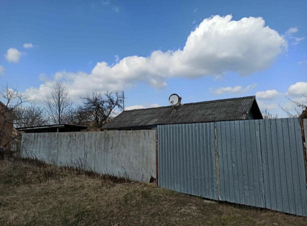 Будинок з ділянкою 9 км від м Золочів