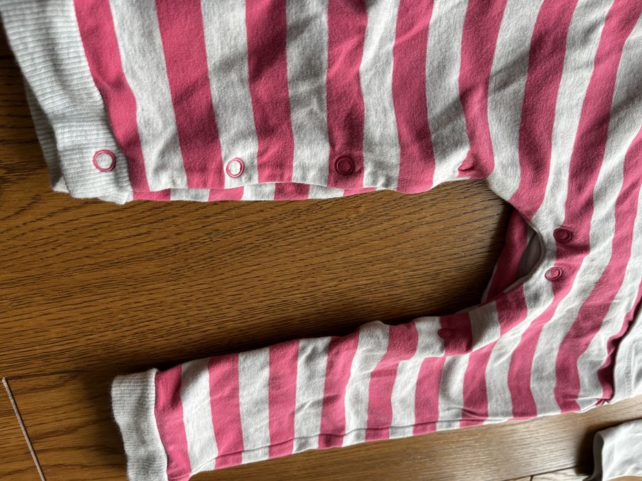 Pajac/ piżamka dla dziewczynki. Rozmiar 86.