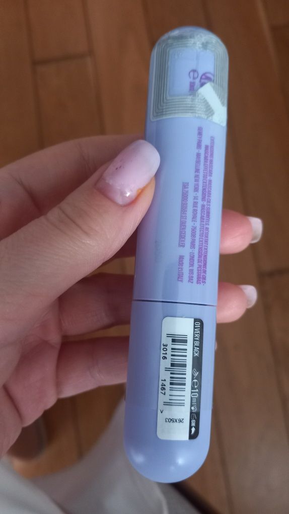 Nowy czarny tusz do rzęs maybelline the falsies surreal