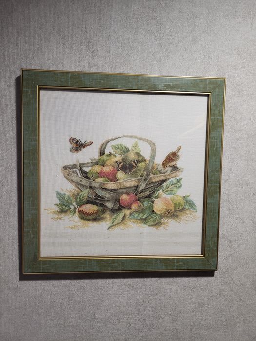 Картина-вишивка "Кошик"