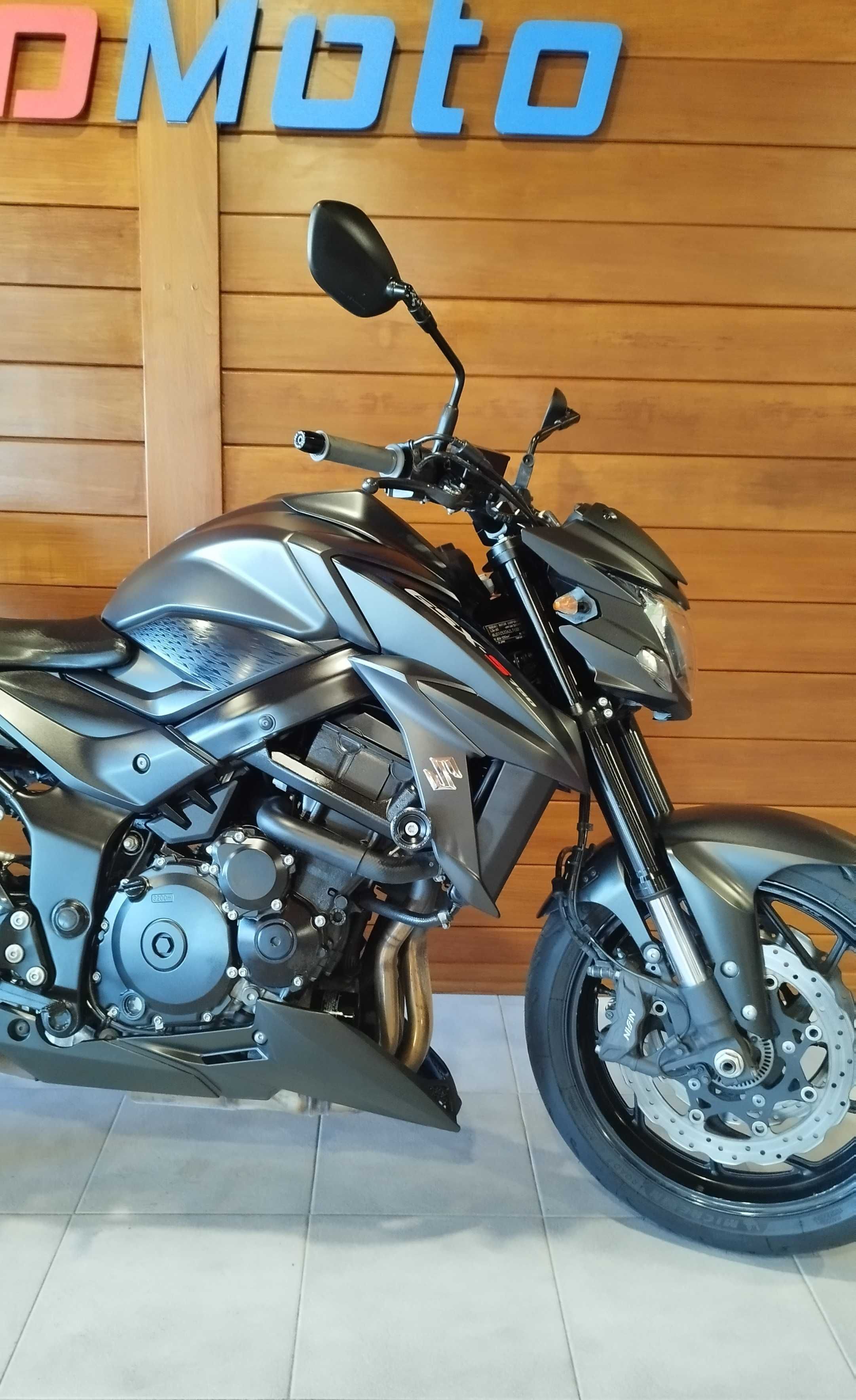 Suzuki Gsx-s 750