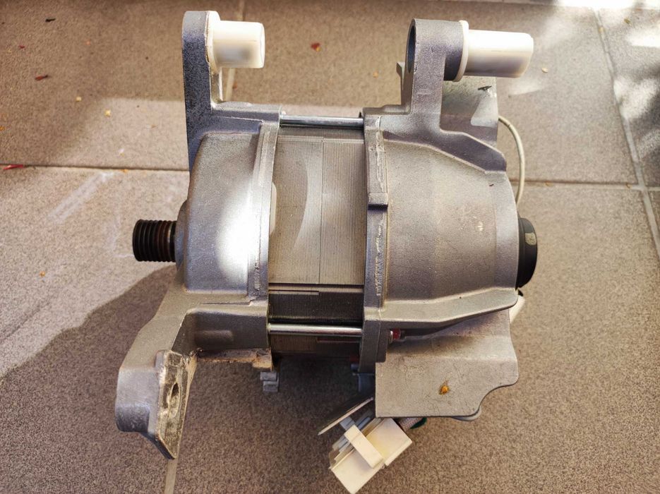 SILNIK do pralki whirlpool TDLR 60212