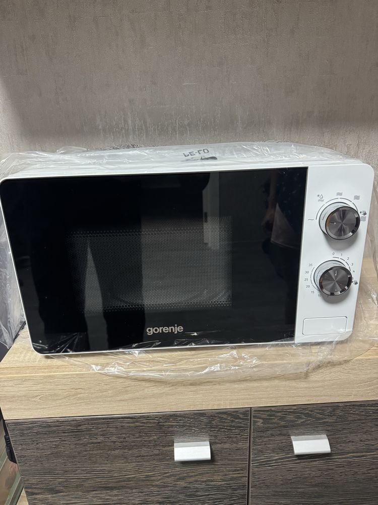 Микрохвильова піч Gorenje M017E1W
