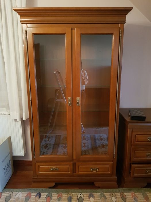 Szklana witryna lite drewno komoda
