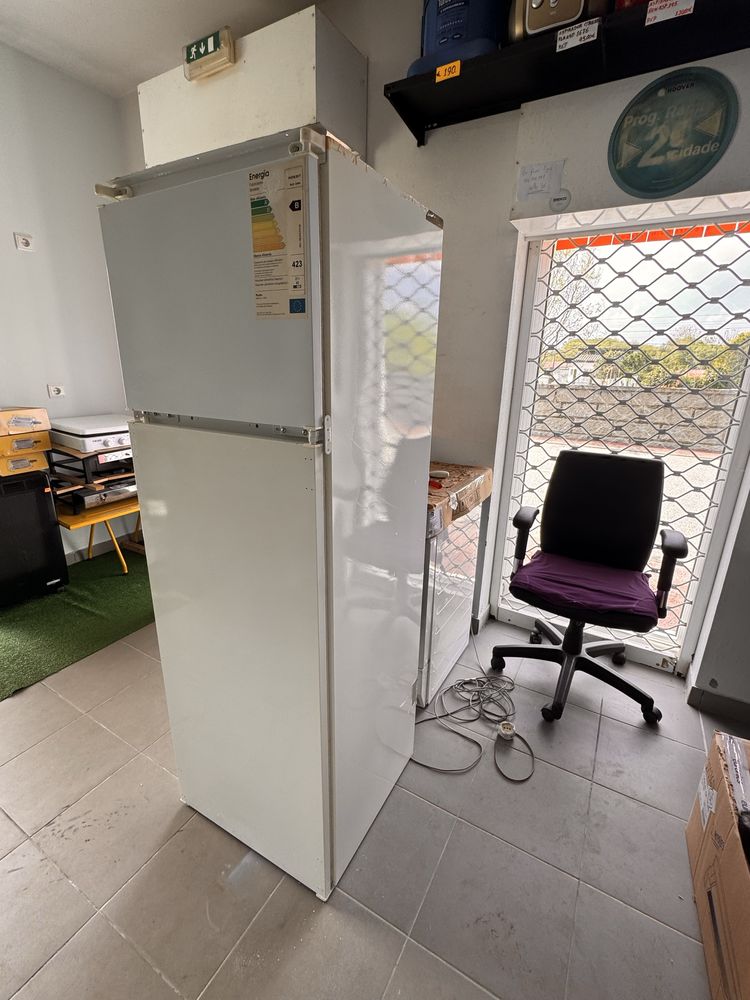 Frigorífico Indesit GD290 de Encastre - Novo! Artigo de Exposição