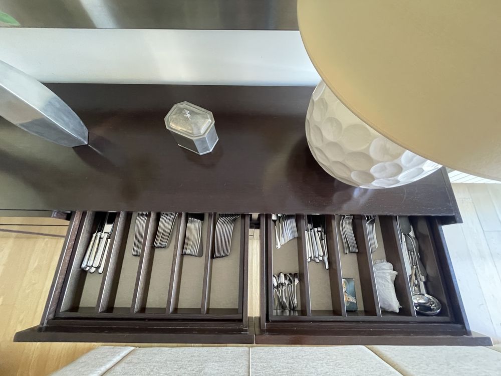 Aparador Interdesign com gavetas para talheres- Excelente estado