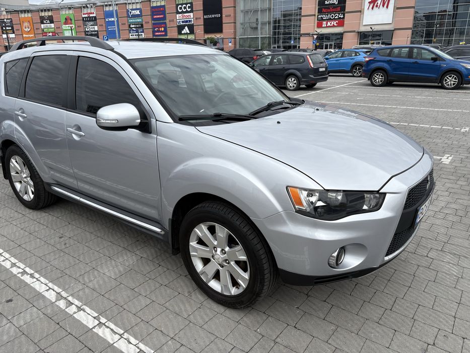 Mitsubishi outlender xl 2011 2.4 бензин, варіатор (автомат)