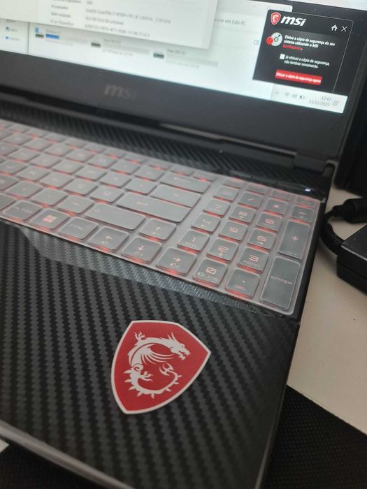 Portatil Gaming MSI Leopard RGB GP65 9SD i7 9750H / 16Gb / GTX 1660 Ti