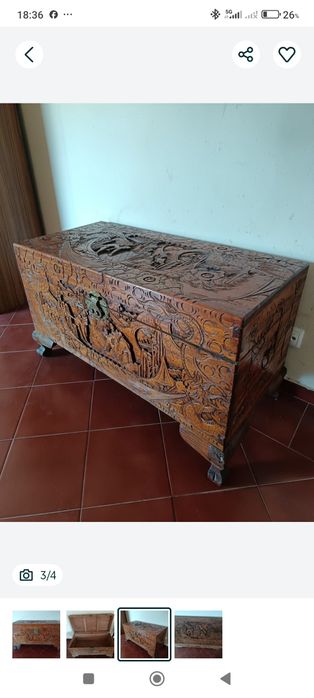 Vendo arca em cânfora, com desenho trabalhados.