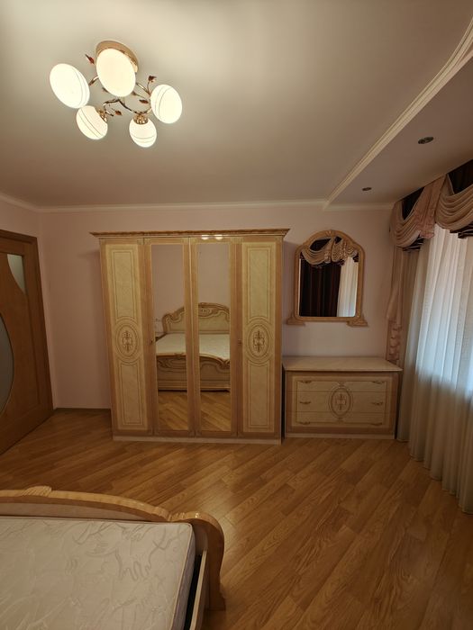 Продаж 2 кімнатна. Вул. Коновальця