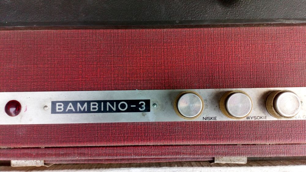 50letni gramofon walizkowy Bambino-3