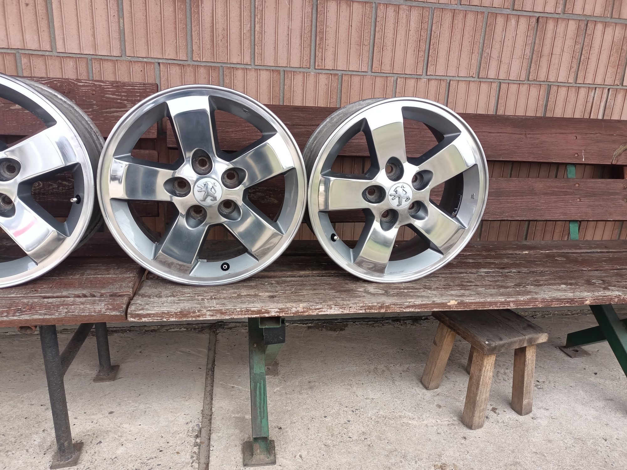 Felgi 5x114,3 R16 Peugeot