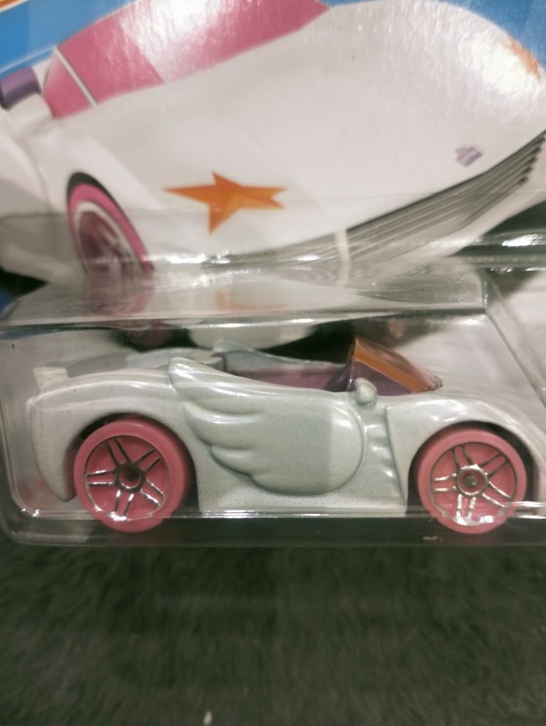 Hot Wheels Barbie Extra resorek autko nowy