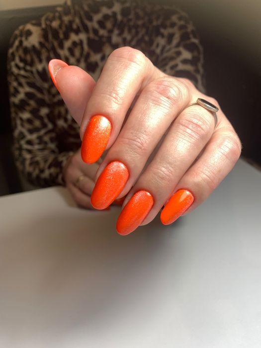 Манікюр педикюр нарощування нігтів на верхні і нижній форми