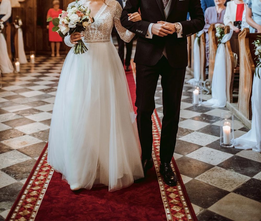 Suknia ślubna Elizabeth Passion z koronkowym rękawem