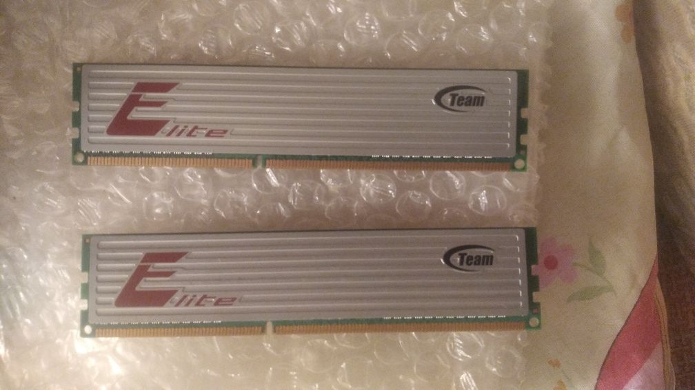 ОЗП DDR3 дві планки по 2 Gb