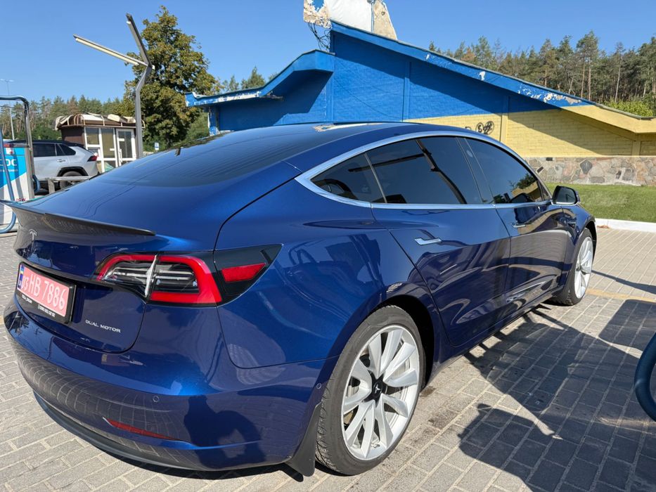Продам Tesla 3 dual motor Europa