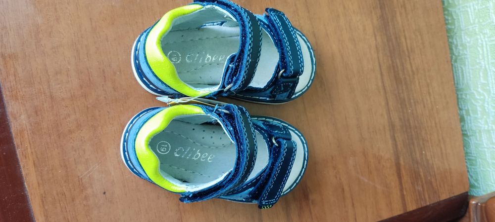 Дитячі шкіряні сандалі НОВІ