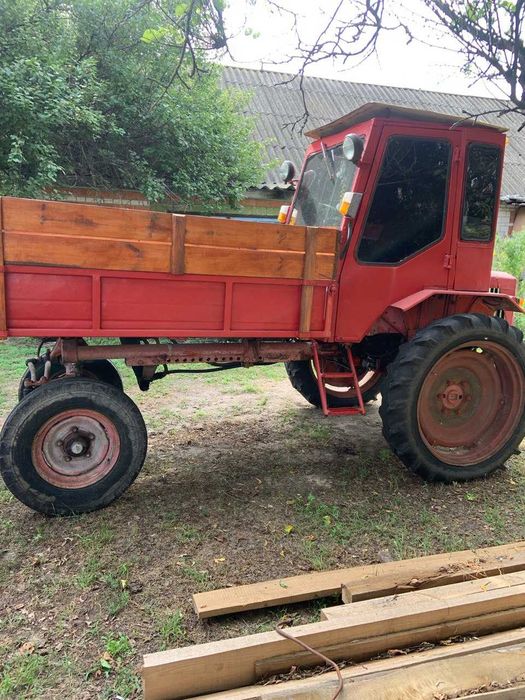 Трактор Т 16-М в робочому стані