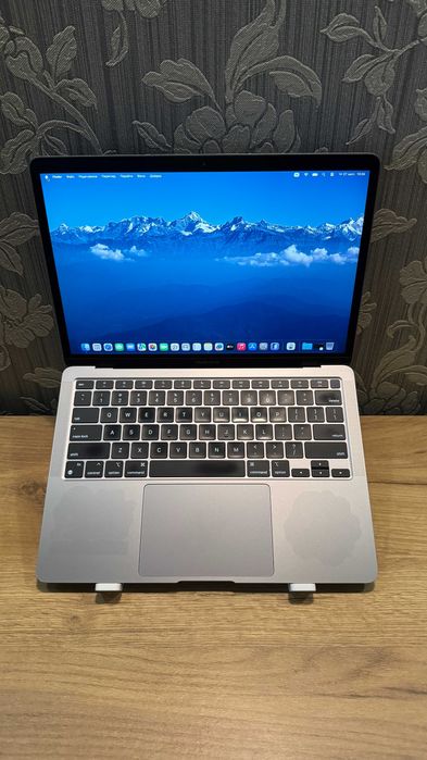  MacBook Air 13 2020 M1 8GB RAM 256GB SSD Space Gray