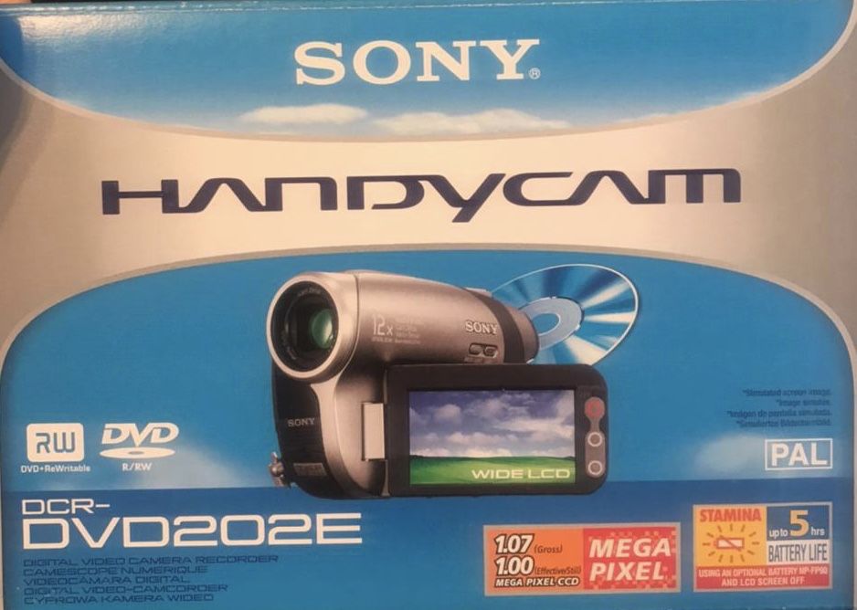 Камера Sony Handycam DVD202E