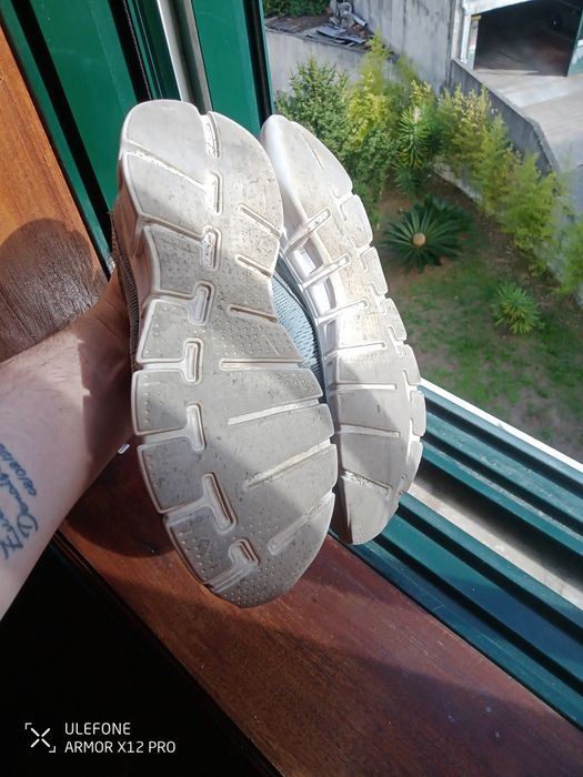 Sapatilhas FILA em cinzenta, tamanho EUR 39.5 US 8.5