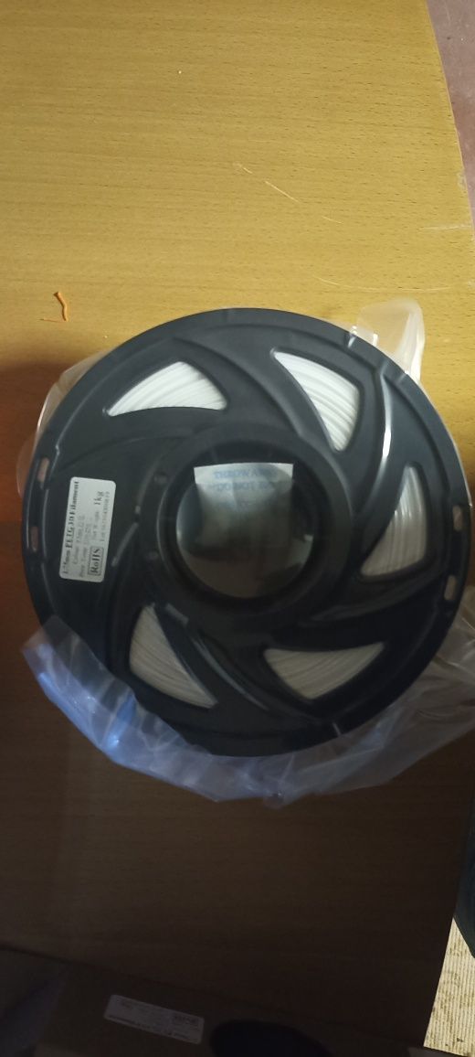 Filamento 3D PETG Branco selado.