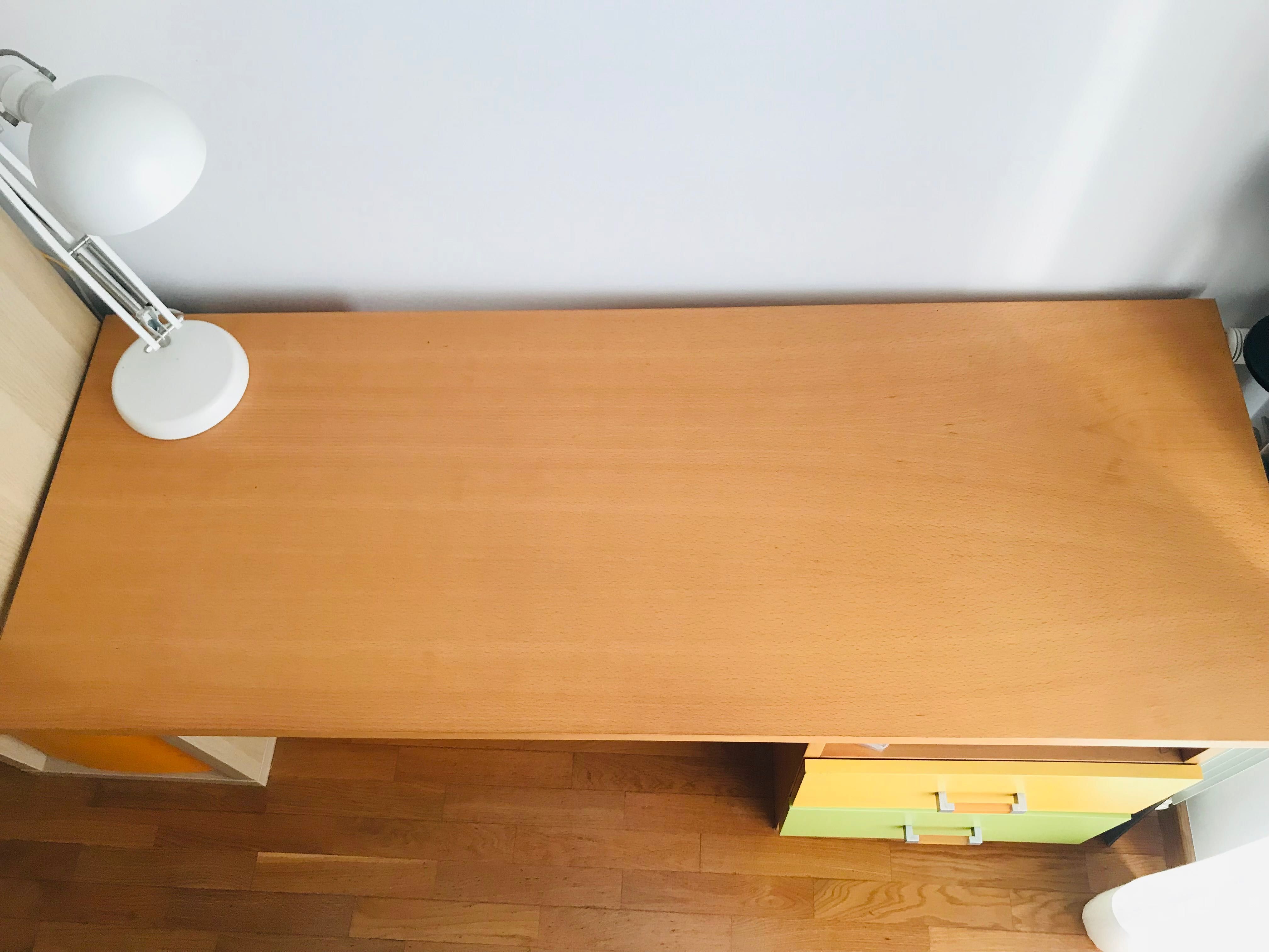 Mesa, Secretária