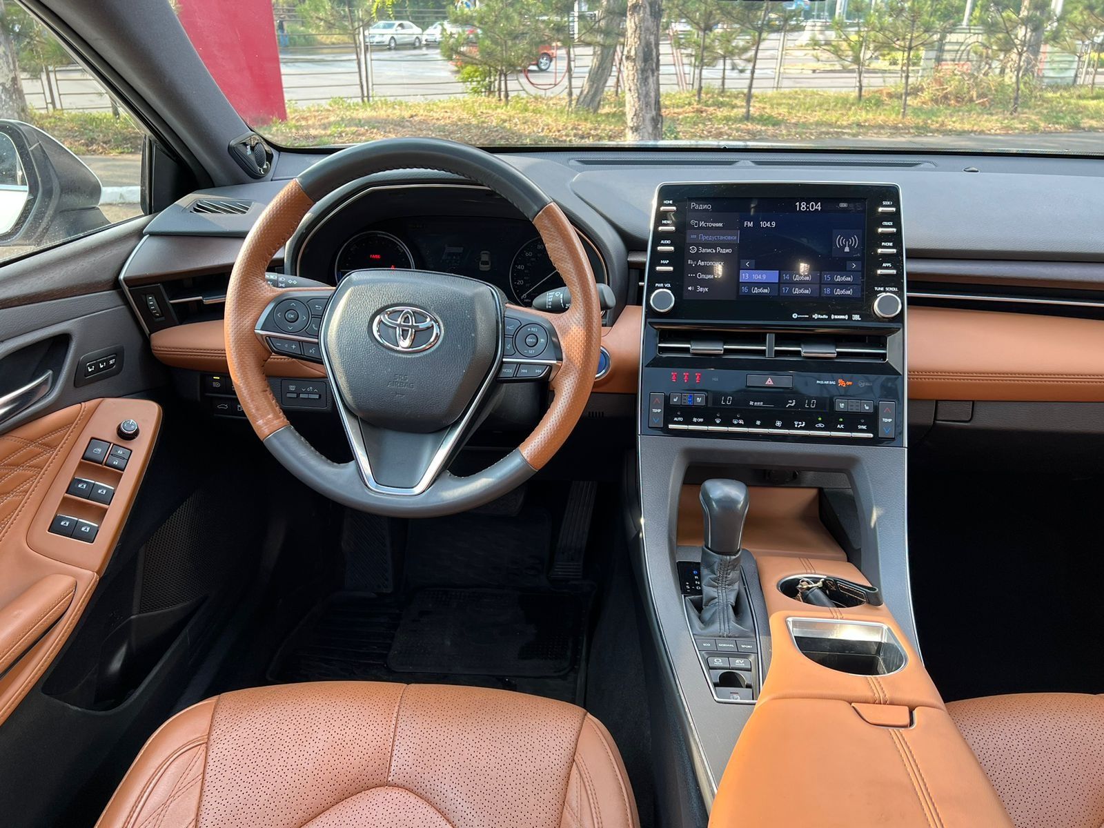 Toyota avalon 2019 limited hybrid