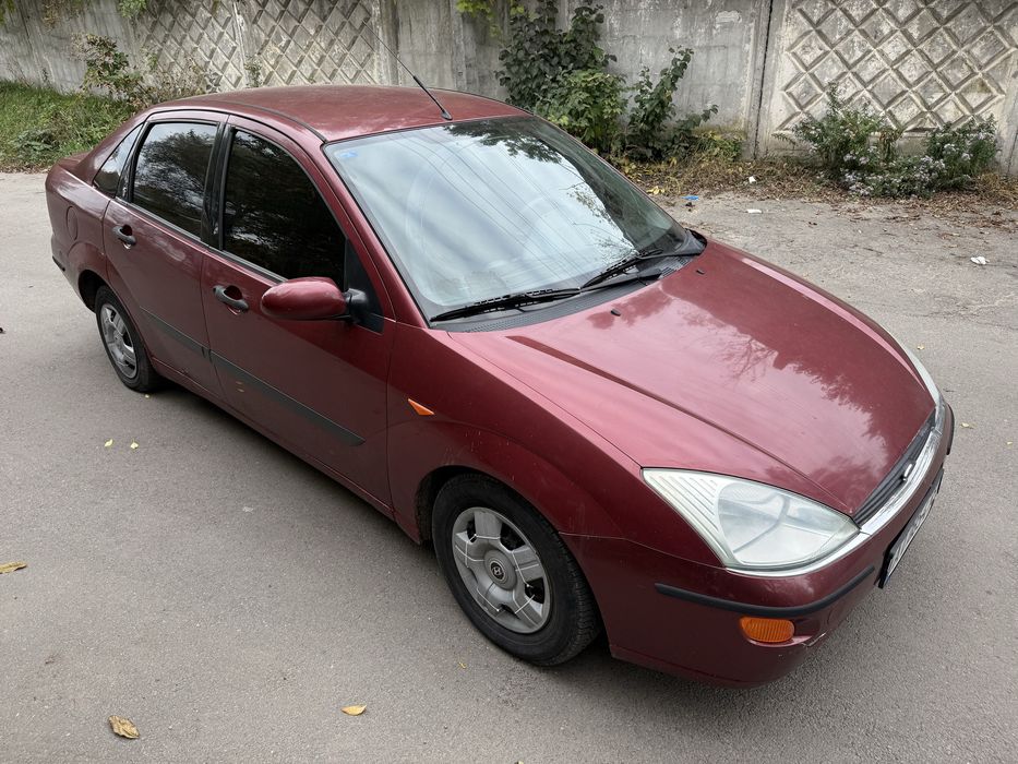 Ford Focus 1.8 бензин