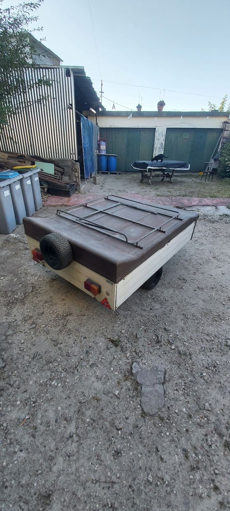 Vendo atrelado tenda