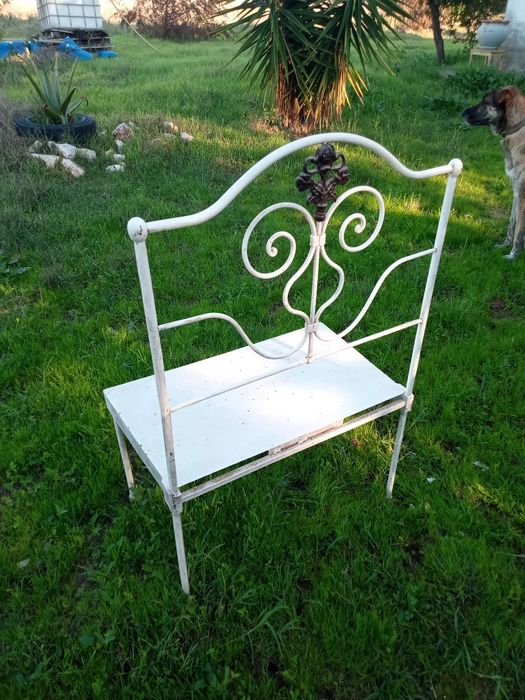 Banco de jardim artesanal