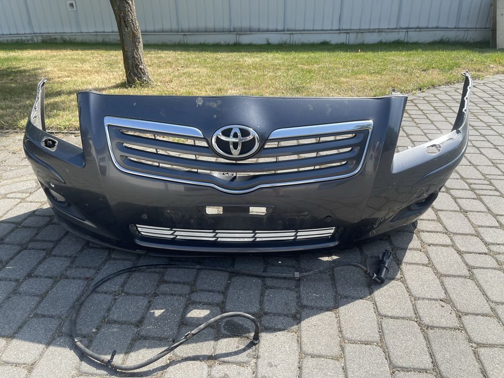 Zderzak przód toyota avensis t25 lift halogeny atrapa 1g3