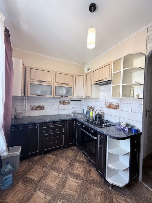 Продам трикімнатну квартиру з 2% оформленням