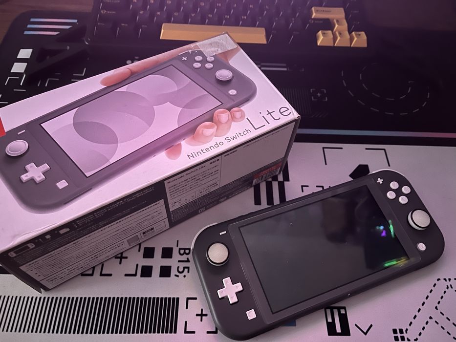 Продаю Nintendo Switch Lite