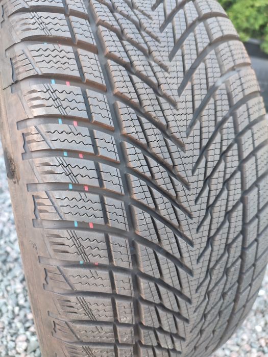 Шина 245/45 R18 GoodYear Ultra Grip performance 3