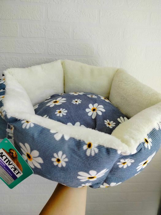 Miękkie posłanie dla kota z poduszką