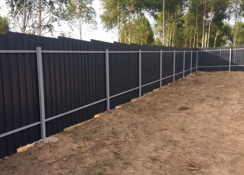 Міцний і надійний паркан з профнастилу – під ключ!