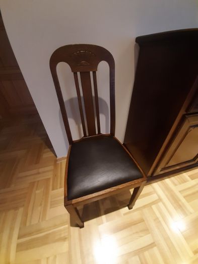 Krzesło antyk    .
