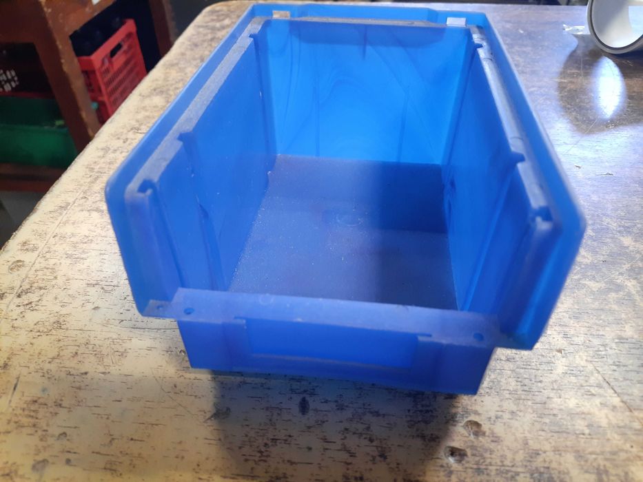 Pojemnik skrzynka pudełko plastikowe organizer na śrubki