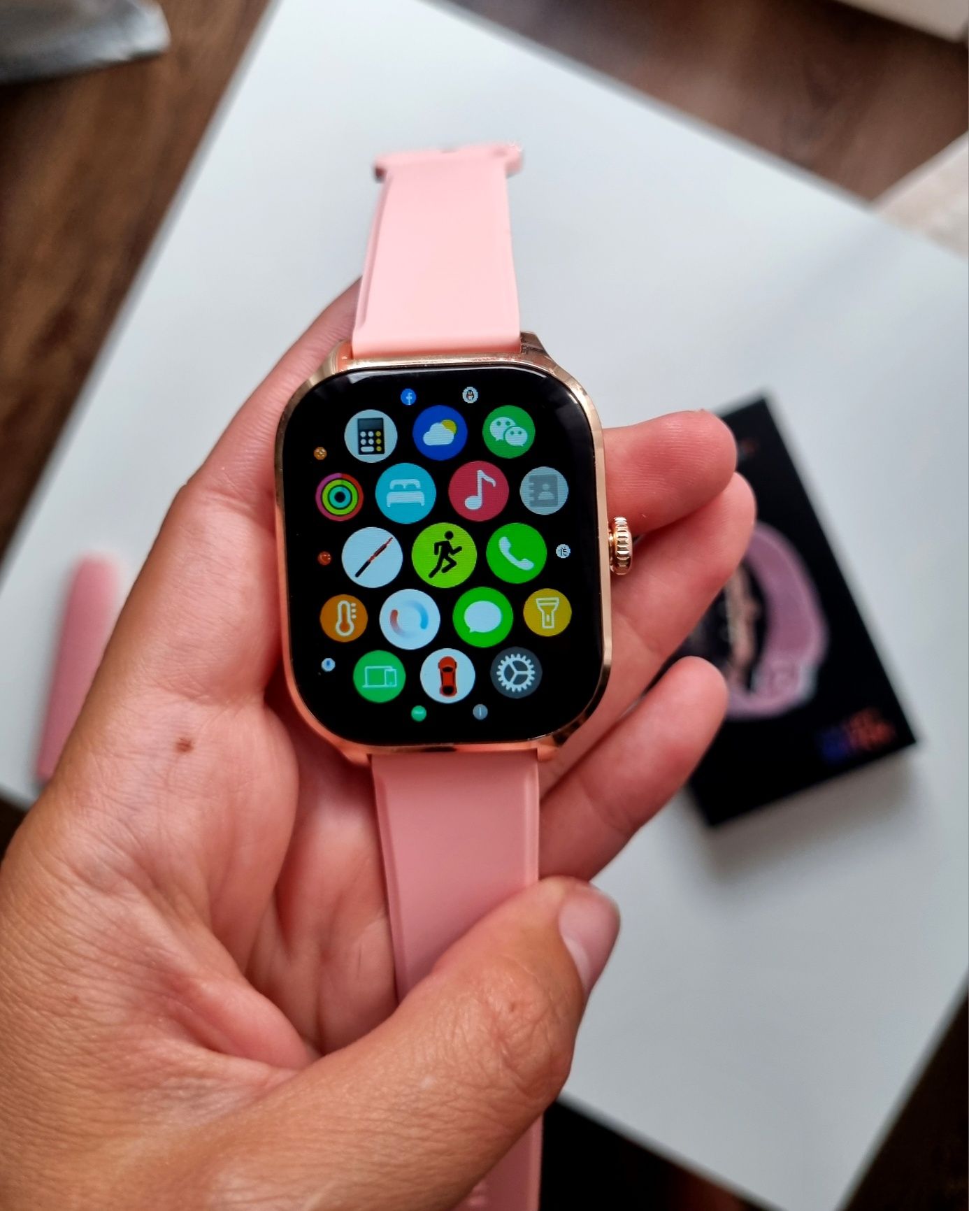 Smartwatch różowy damski